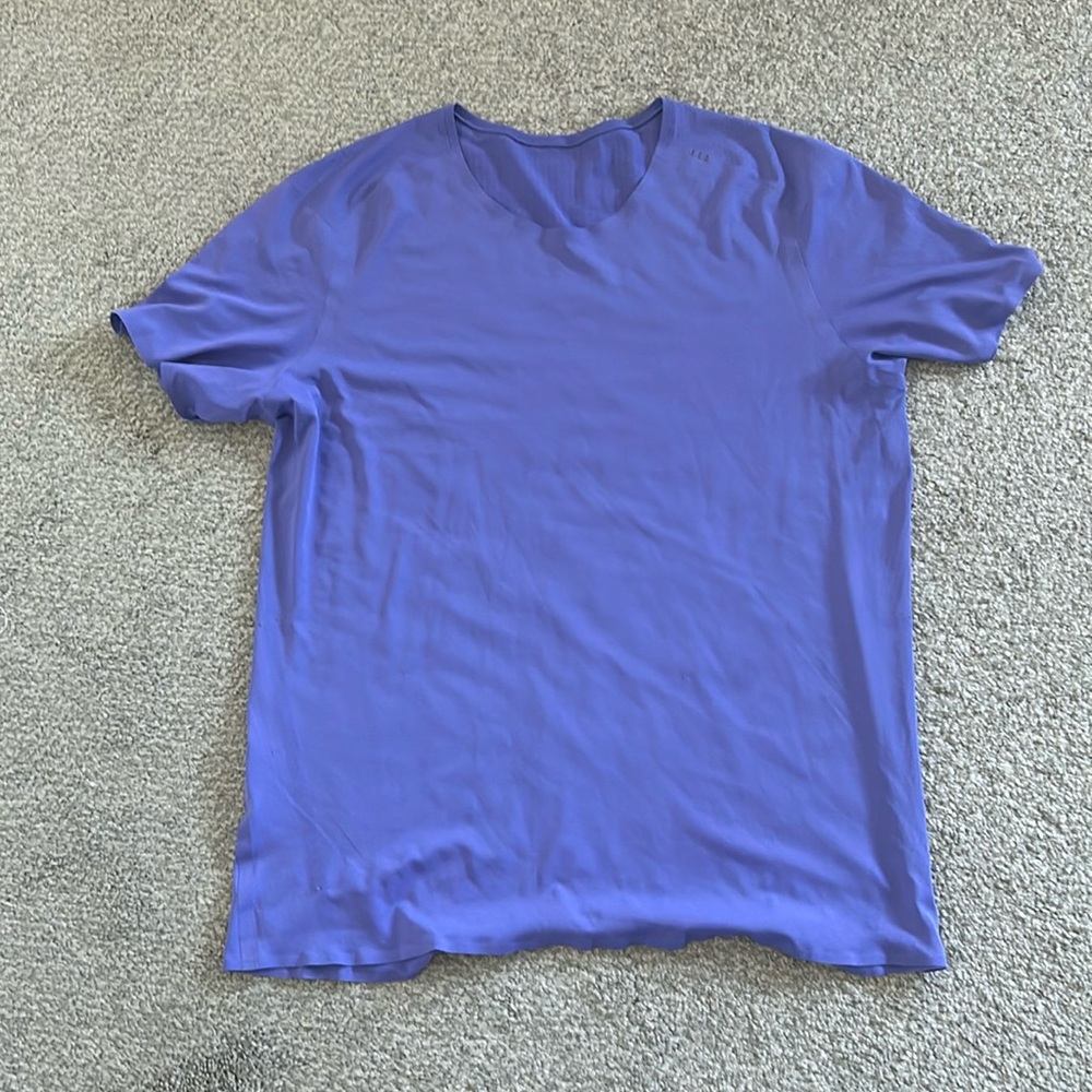 Lululemon men’s tshirt